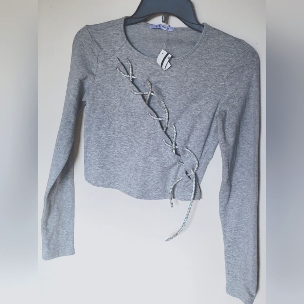 Grey long sleeve, with bling detail 💎